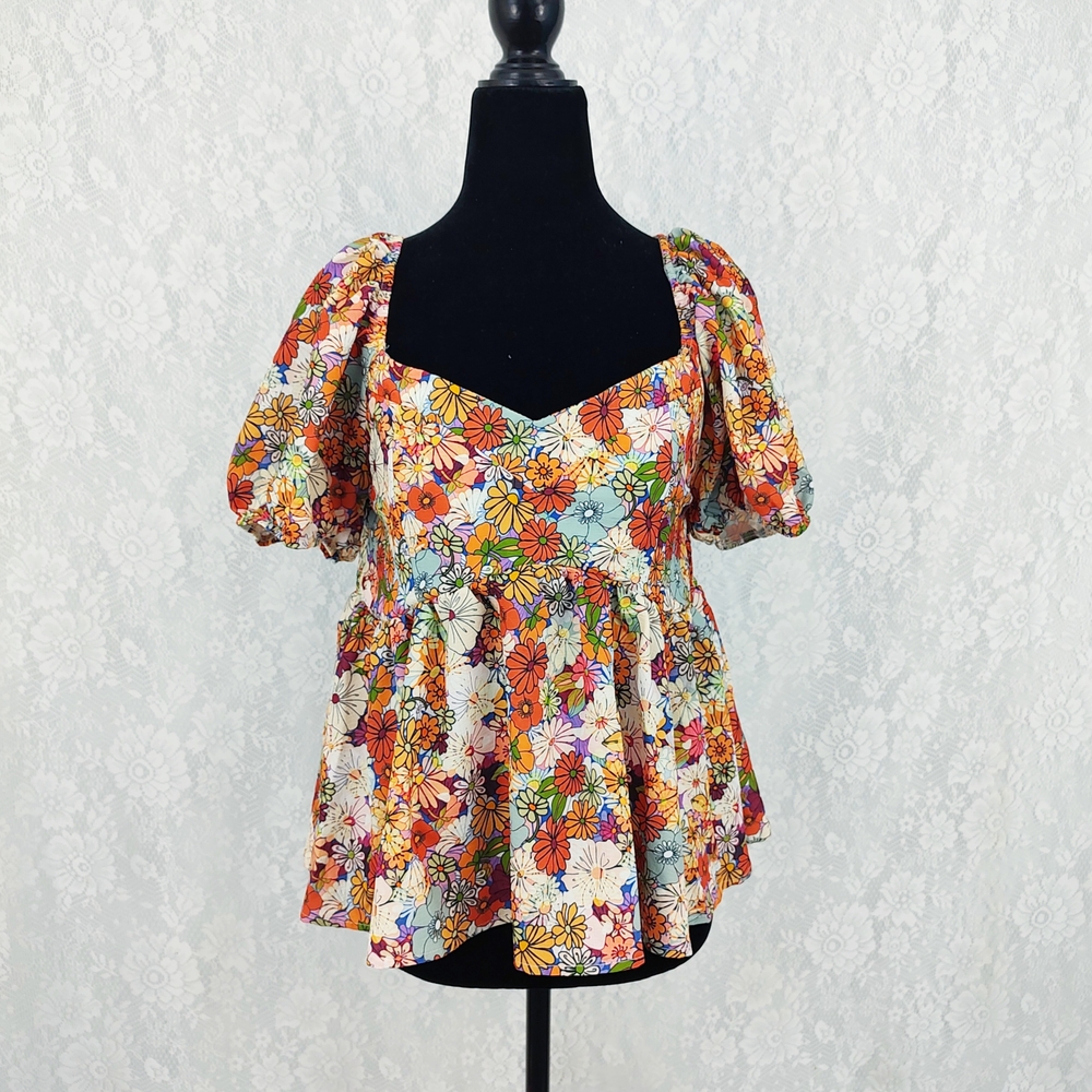 SHEIN VCAY Floral Print Short Sleeve Ruffle Hem Sweetheart Neckline Top Blouse